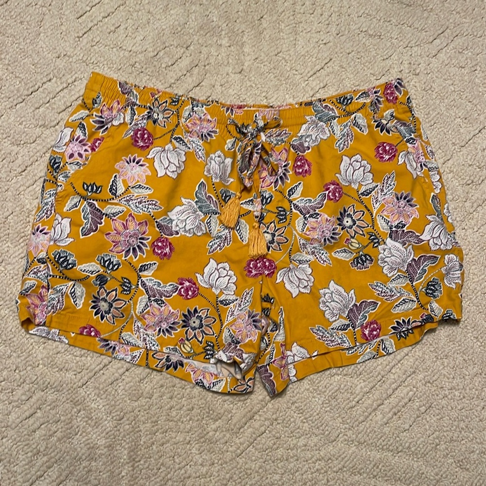 Drawstring elastic pull on floral shorts XL